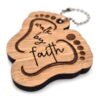Christelijke sleutelhanger, klein cadeautje voor uitdelen of weggeven, handgemaakt, uitdeelcadeautjes, walk by faith, voeten