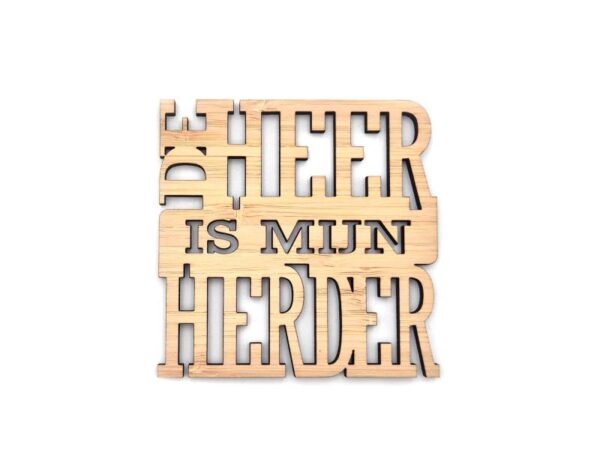 Onderzetter van blank hout met de tekst De Heer is mijn herder. Psalm 23